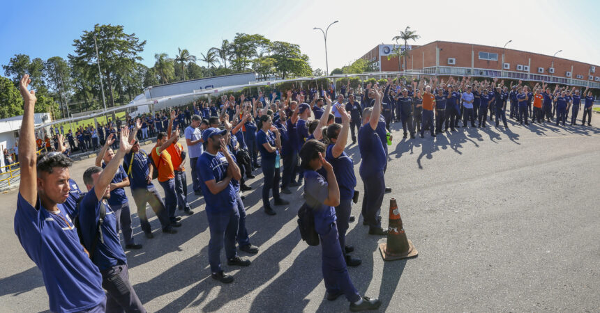 Funcionários da Joyson fazem novo protesto e paralisação em razão dos problemas na cooperativa de crédito