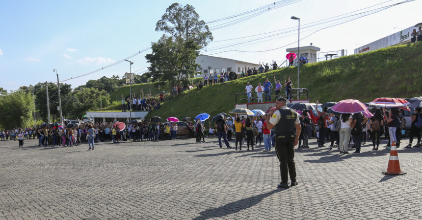 Trabalhadores da Foxconn Anhanguera aprovam calendário de folgas 2024