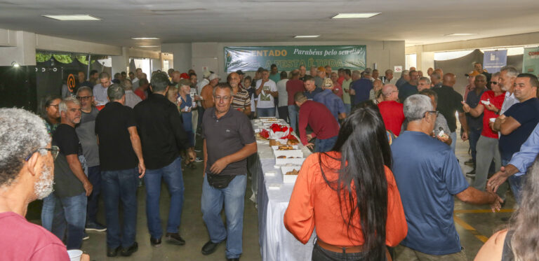 Celebrando a História e o Comprometimento: Festa dos Aposentados na Sede do Sindicato