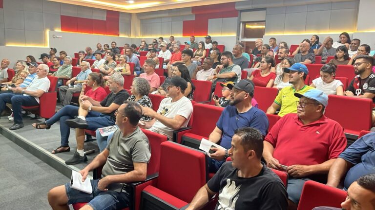 Auditório da Sede Central lotado para o sorteio dos Quiosques do 1º de maio