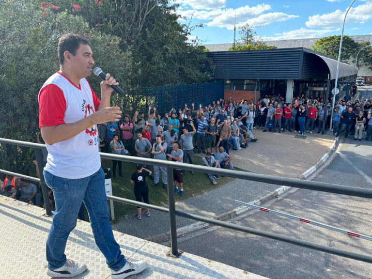 Trabalhadores na Dexco aprovam acordo coletivo