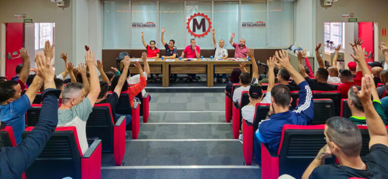 CAMPANHA SALARIAL: Assembleia aprova proposta 5,85% de reajuste (com aumento real)