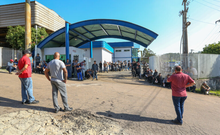 Sindicato realiza assembleia de conscientização na Alphafer em Várzea Paulista