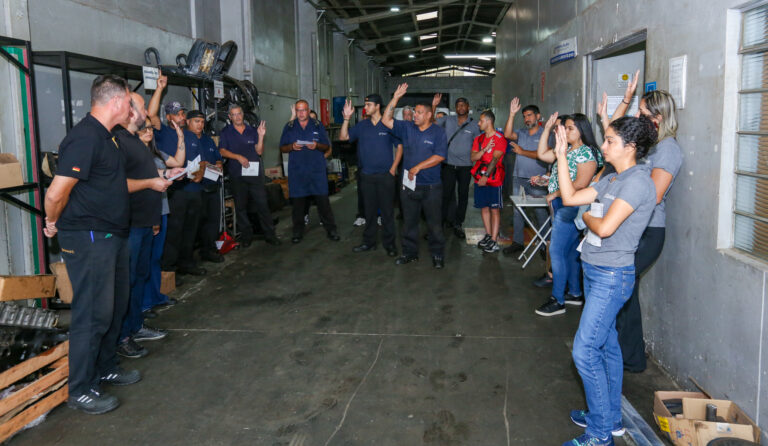 Companheiros da Pollo Empilhadeiras aprovam calendário de folgas e compensações para 2025
