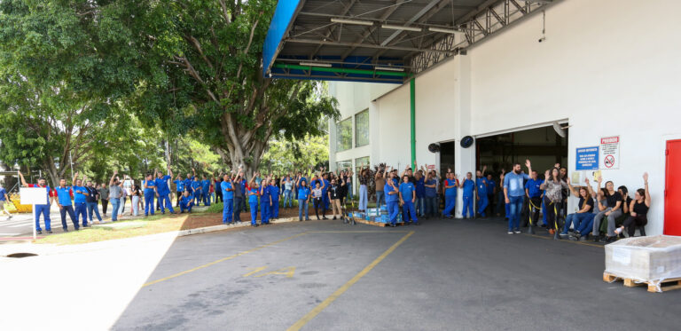 Trabalhadores da Bollhoff aprovam calendário de 2025