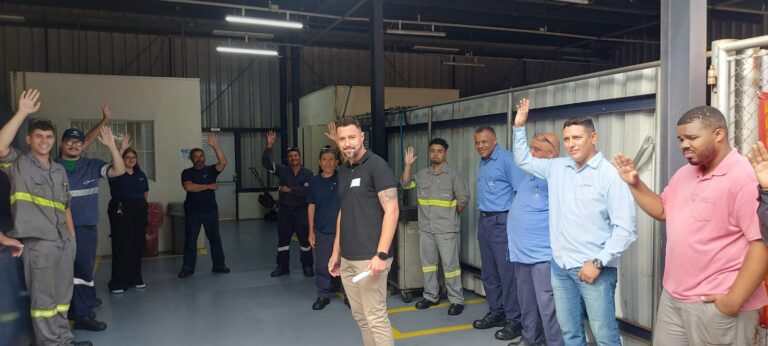 Companheiros da Mecatron aprovam acordo de “meia hora de refeição”