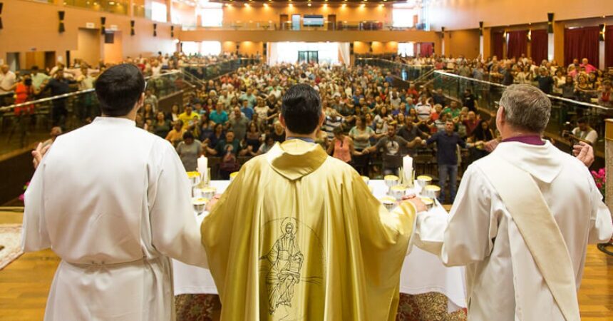 Acompanhe a transmissão da Missa de São José Operário Acompanhe a transmissão da Missa de São José Operário