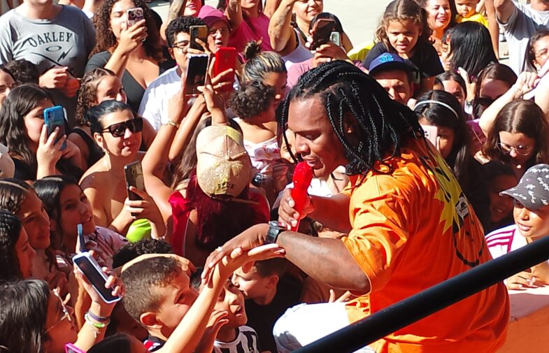 Kekel agitou a galera no Clube de Campo