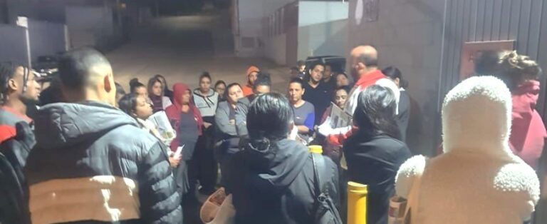 Trabalhadores realizam assembleia para discutir PLR na Barbi