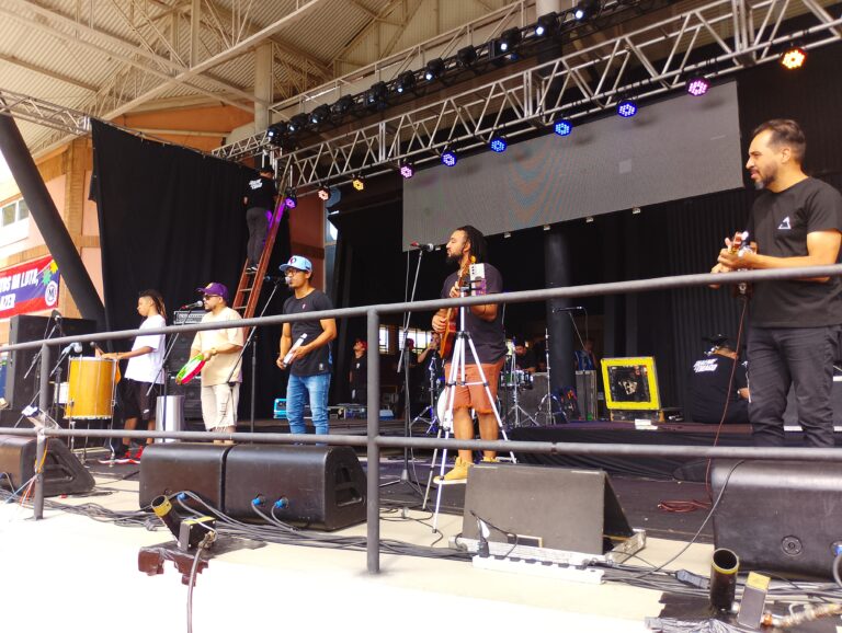 Os shows já estão rolando