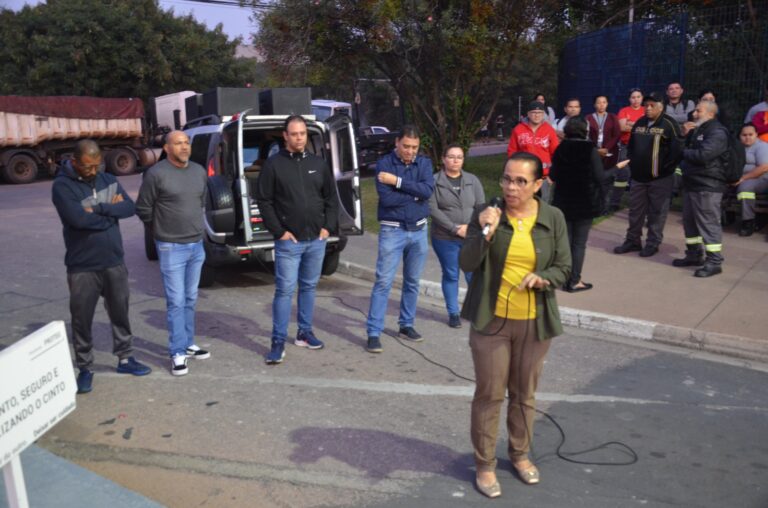 Sindicato realiza mais uma assembleia de esclarecimento com trabalhadores na Dexco