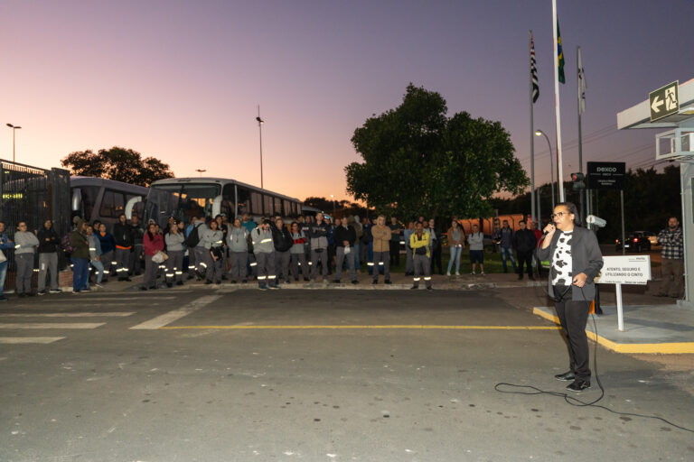 Assembleia discute jornada de trabalho na Dexco