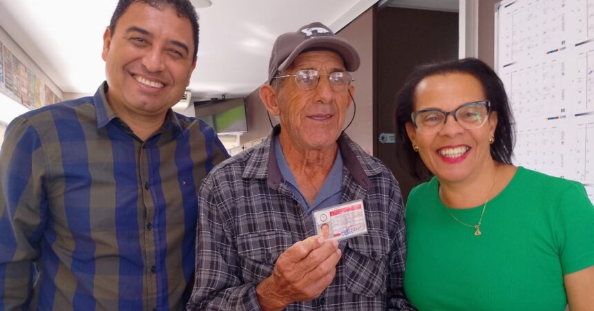 Seu Sebastião visita o Sindicato para agradecer Seu Sebastião visita o Sindicato para agradecer