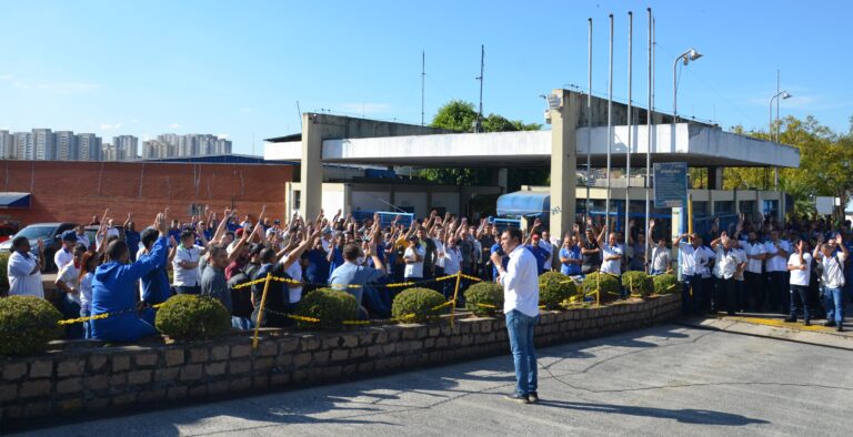 Trabalhadores na Dana aprovam PPR com reajuste