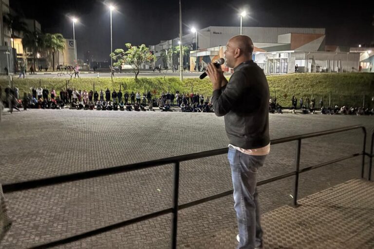 Assembleias discutem alimentação na Foxconn Anhanguera