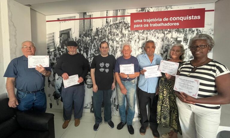 Escola do Metalúrgico forma mais uma turma