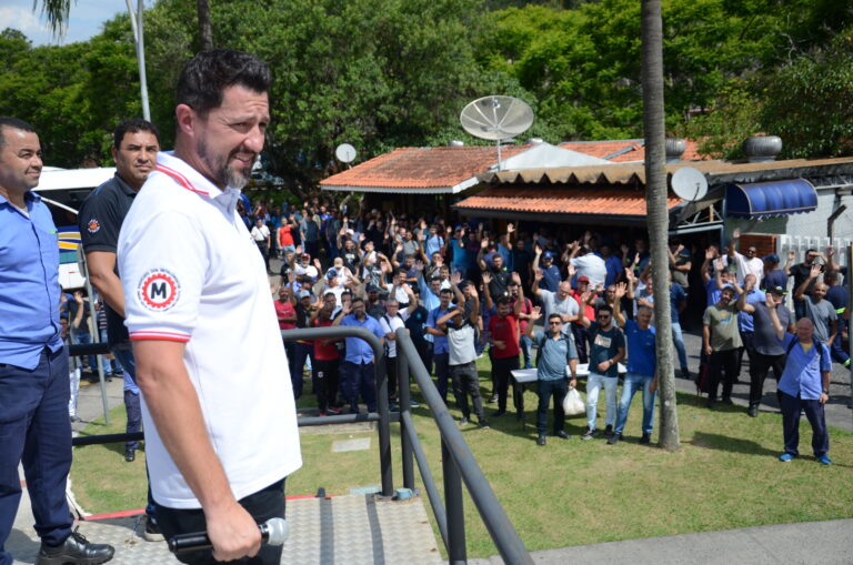 Meia hora de refeição e calendário aprovados na Thyssenkrupp