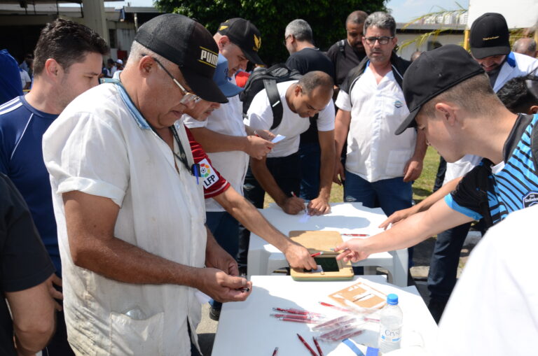 Trabalhadores na Dana aprovam proposta de reajuste