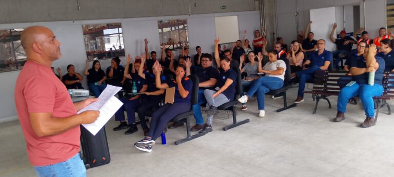 Assembleia aprova calendário anual e redução no desconto do vale-transporte na UFI