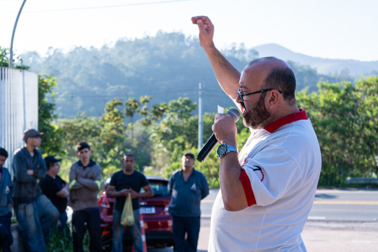 Revolta e indignação na Alphafer