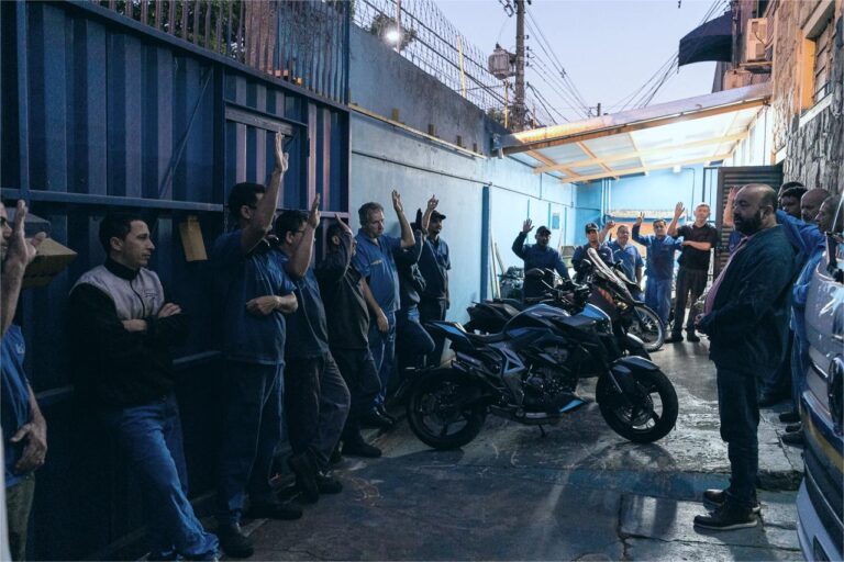 Trabalhadores na WZ aprovam renovação de acordo de compensação
