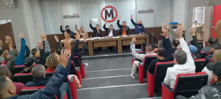 METALÚRGICOS APROVAM PAUTA DA CAMPANHA SALARIAL 2026