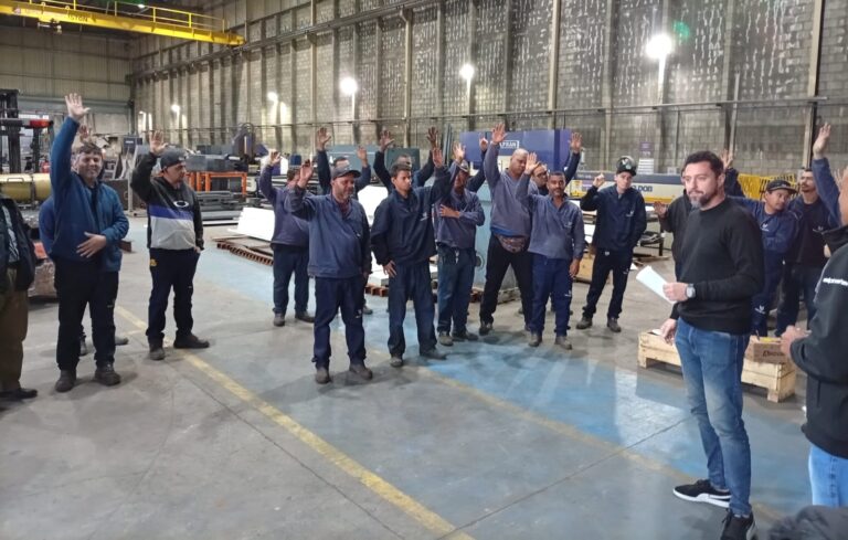 Trabalhadores na Monsteel aprovam acordo para implantação de benefício