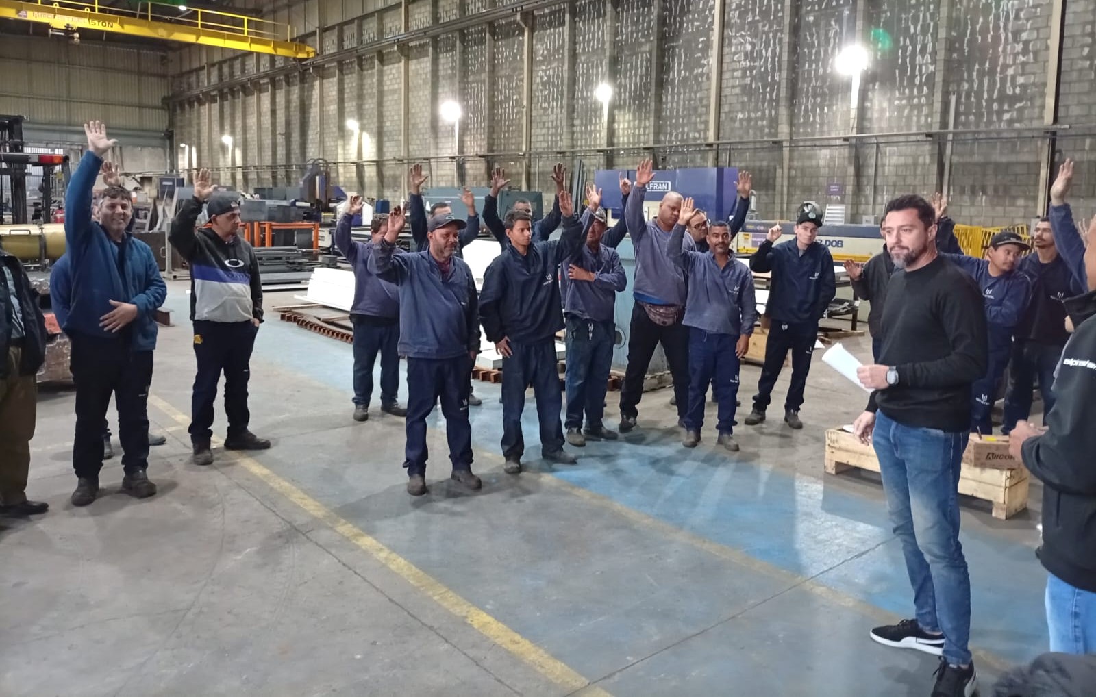 Trabalhadores na Monsteel aprovam acordo para implantação de benefício